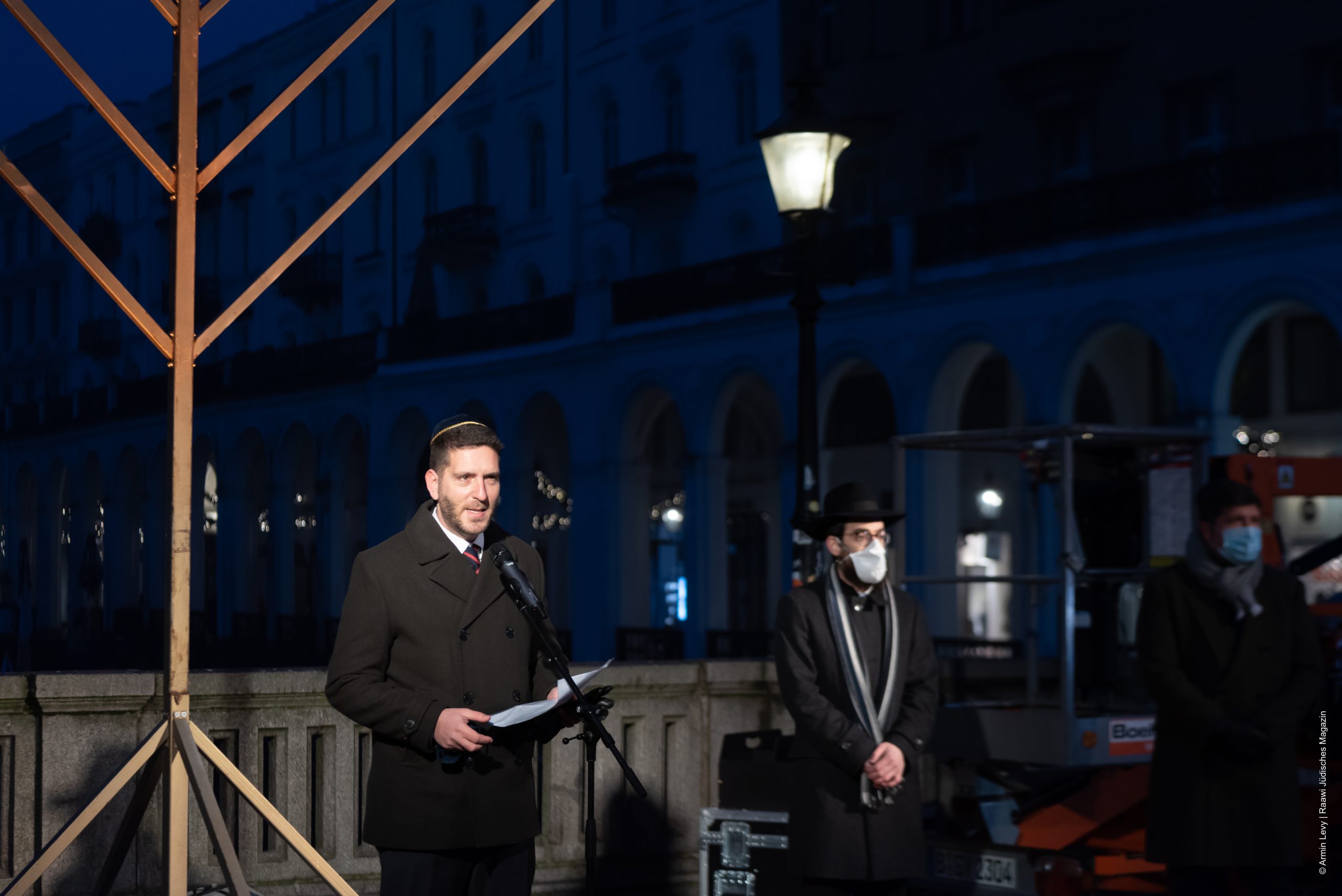 Die Jüdische Gemeinde Hamburg entzündet das vierte Chanukka – Licht