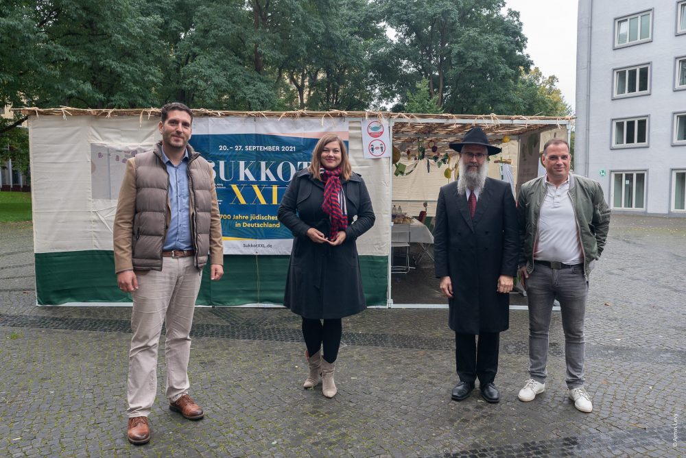 #SukkotXXL – Gleichstellungssenatorin Katharina Fegebank besucht Jüdische Gemeinde zu Sukkot