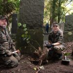 Bundeswehr unterstützt bei Grabpflege auf jüdischem Friedhof