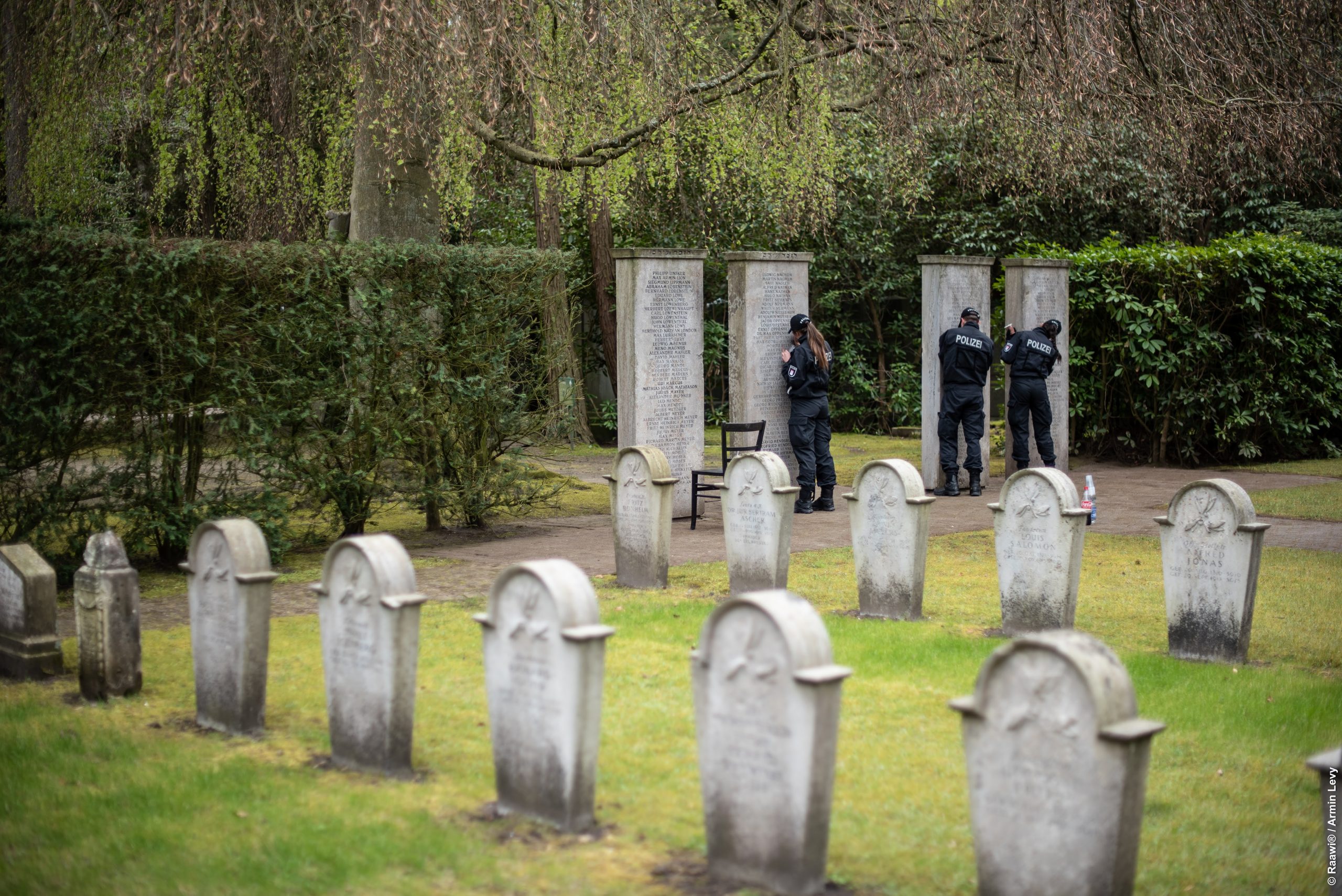 Pflege des jüdischen Friedhofs Ilandkoppel | Foto: © Armin Levy