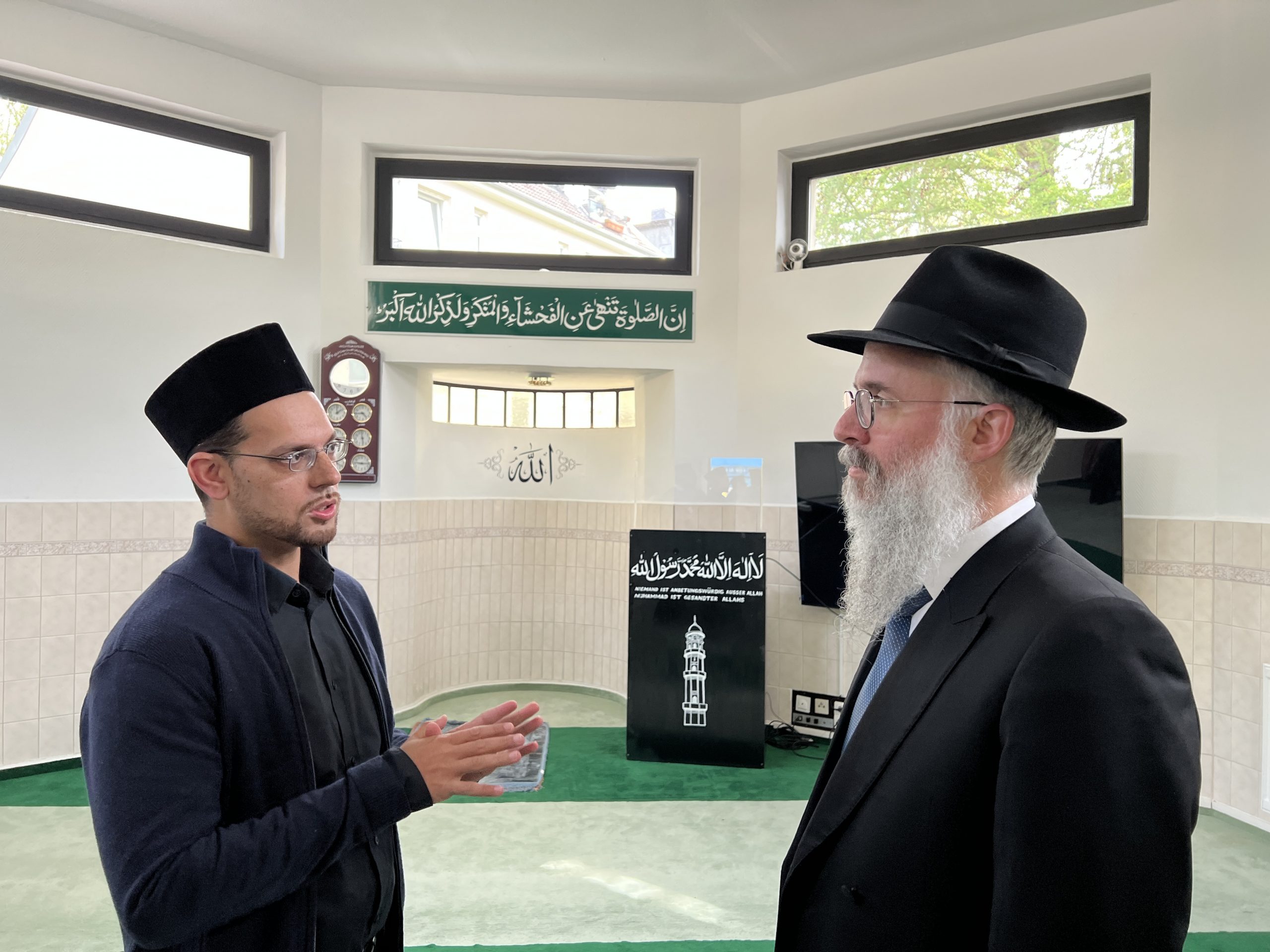 Landesrabbiner Shlomo Bistritzky besucht Moschee in Hamburg | Foto: © Armin Levy