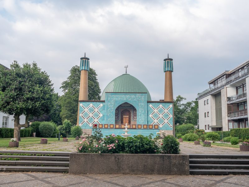 Verwaltungsgericht Hamburg: Einordnung des IZH als Organisation des Islamismus im Verfassungsschutzbericht 2019 rechtmäßig