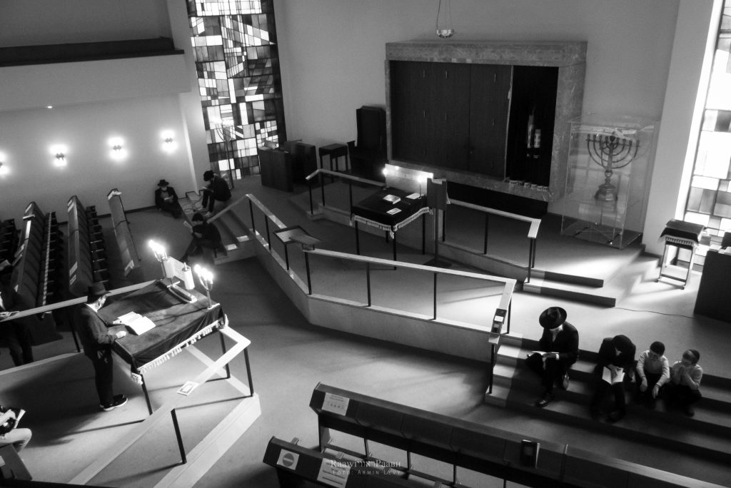 Tische be Aw, Synagoge Hohe Weide, JGHH | Foto: © Armin Levy