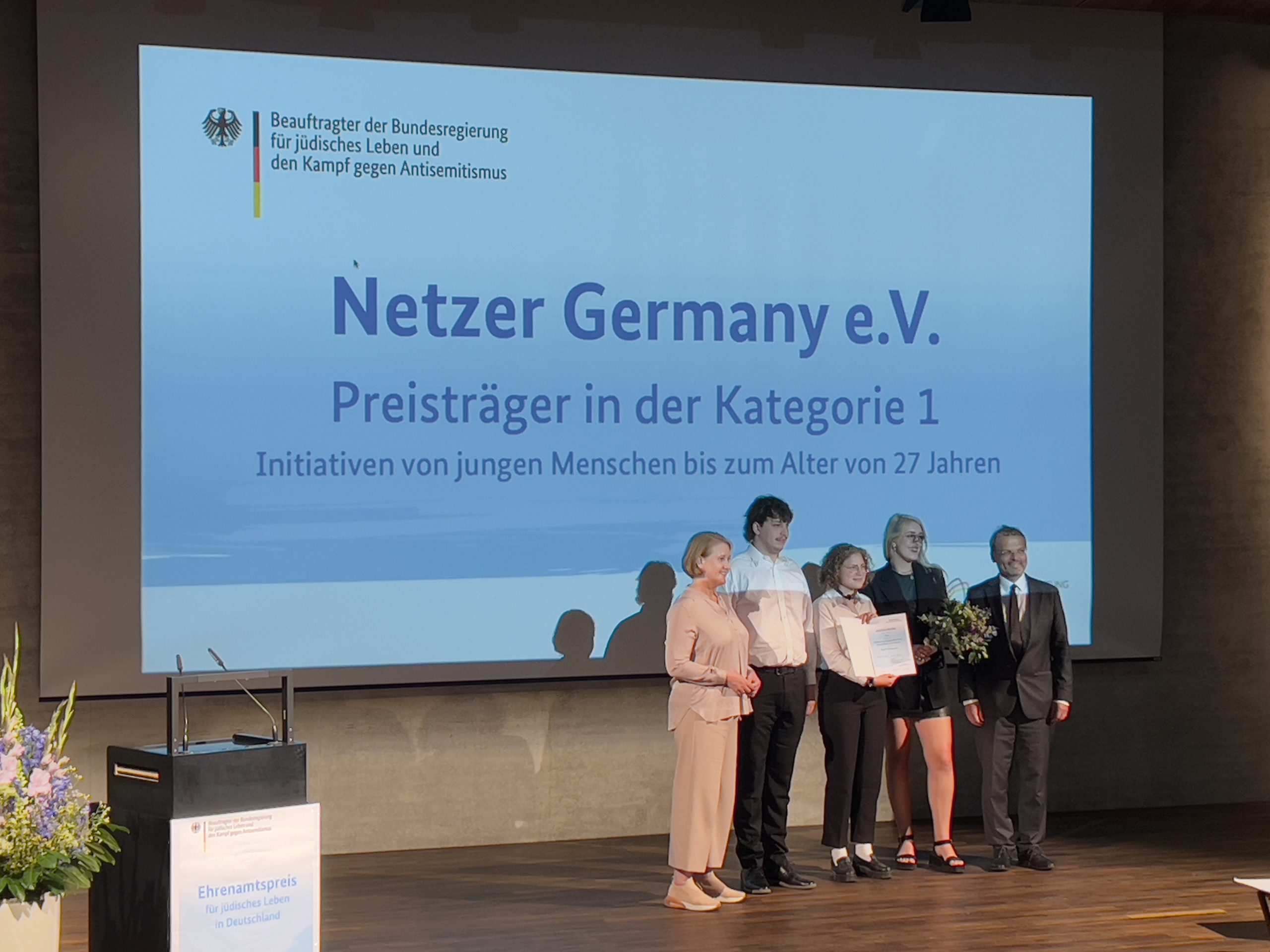 Die in der Kategorie für Bewerberinnen und Bewerber unter 27 Jahre siegreiche Jugendorganisation „Netzer Germany e.V. | Foto: © Raawi / Armin Levy