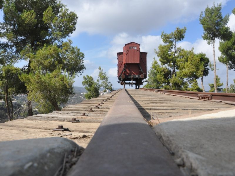 Yad Vashem-Vorsitzender Dani Dayan begibt sich auf eine „Reise des Dialogs