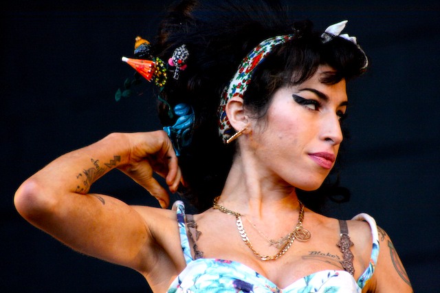 Amy-Winehouse-Statue mit pro-palästinensischen Aufklebern verunstaltet
