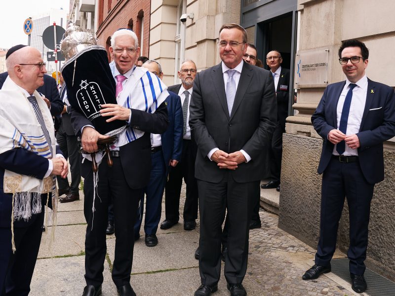 Verteidigungsminister Pistorius und Zentralratspräsident Dr. Schuster weihen Militärrabbinat in Berlin-Mitte ein