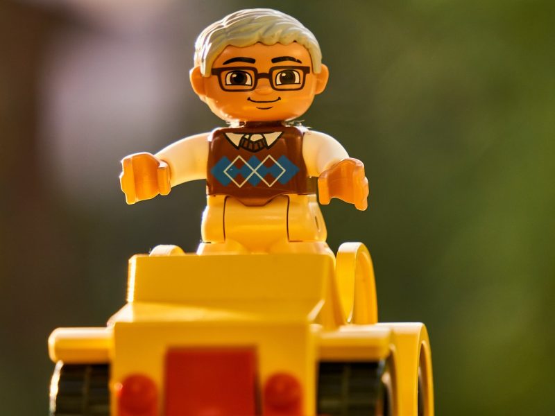 Lego-Store verweigert Herstellung einer Figur mit gelber Geiselschleife