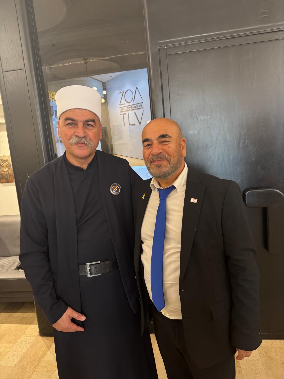 Zwei Männer Hand in Hand