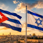 Die israelische und kubanische Flagge im Wind vor einem Sonnenuntergang