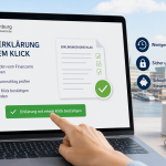 Ein Laptop zeigt eine digitale Steuererklärung mit dem Hinweis „Steuererklärung mit einem Klick“. Eine Hand bestätigt den vorbereiteten Erklärungsvorschlag per Klick. Im Hintergrund ist die Hamburger Skyline zu sehen – Symbol für die Digitalisierung der Steuerverwaltung.